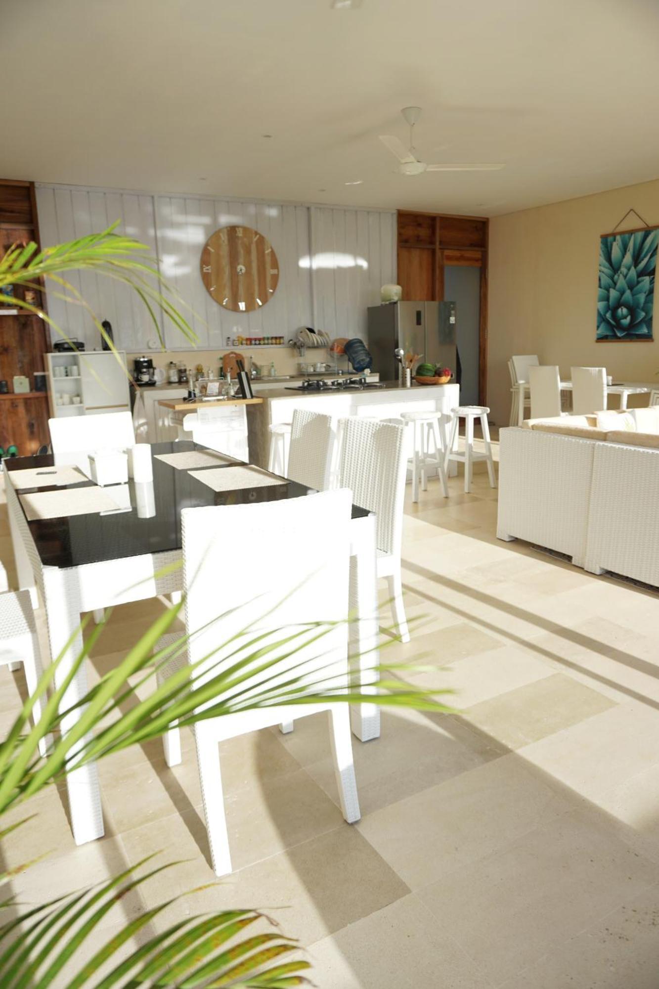 Villa Atas Pelangi Kuta  Exteriör bild