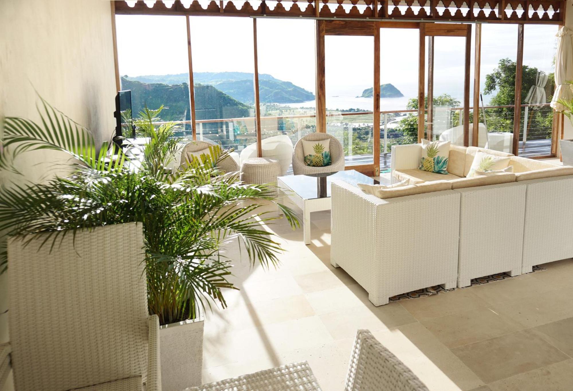 Villa Atas Pelangi Kuta  Exteriör bild